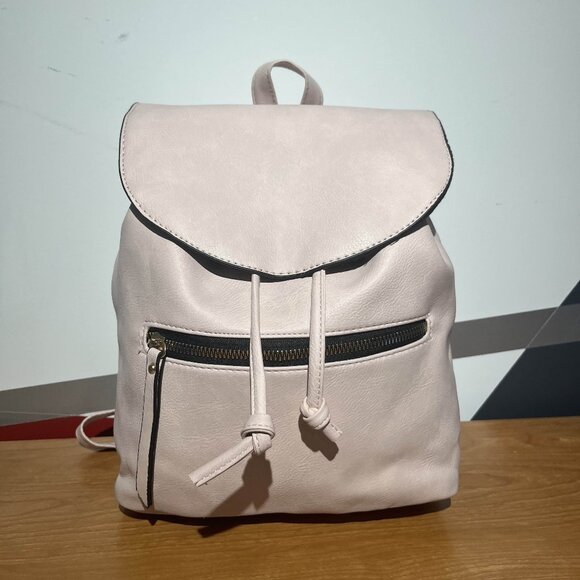 GREAT CONDITION~ Ardene Baby Pink Backpack - Picture 1 of 7